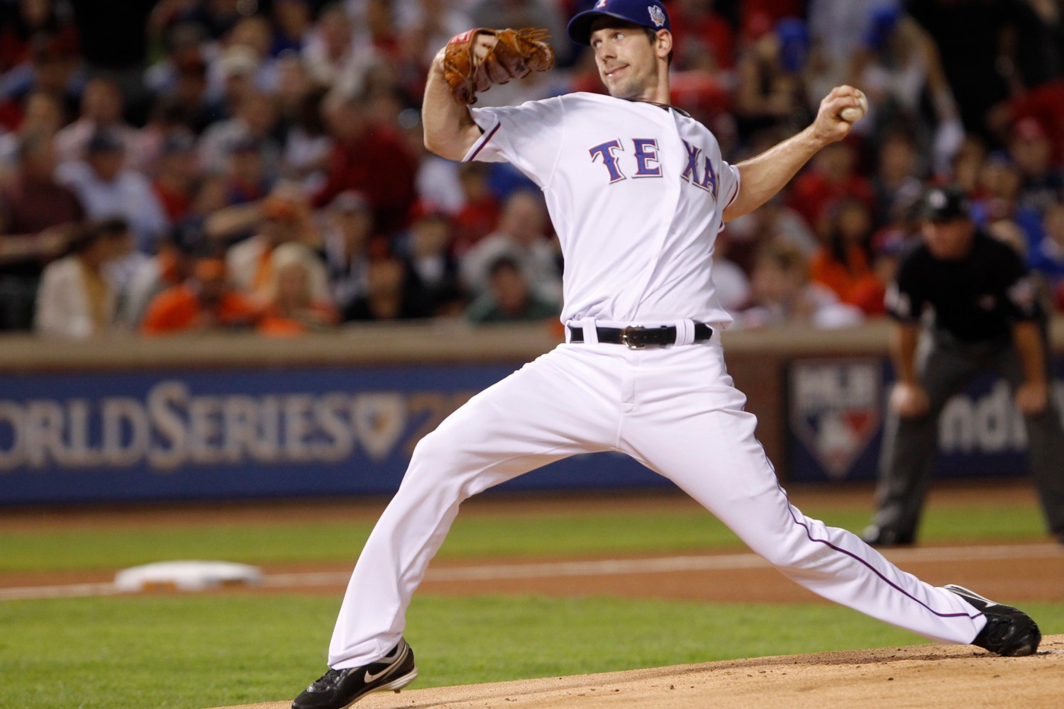 Cliff Lee NOT Traded to the Yankees, but IS now a Ranger