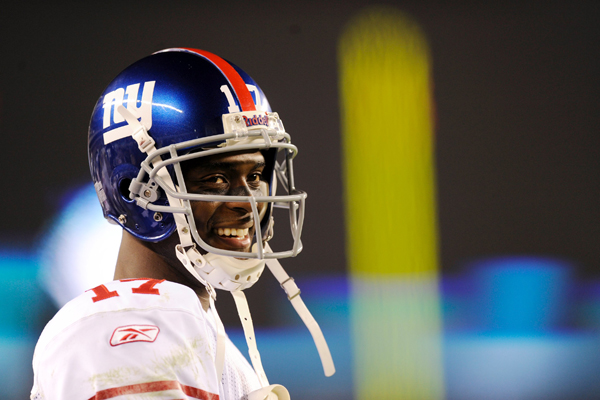 New York Giants wide receiver Plaxico Burress (17) on the field in