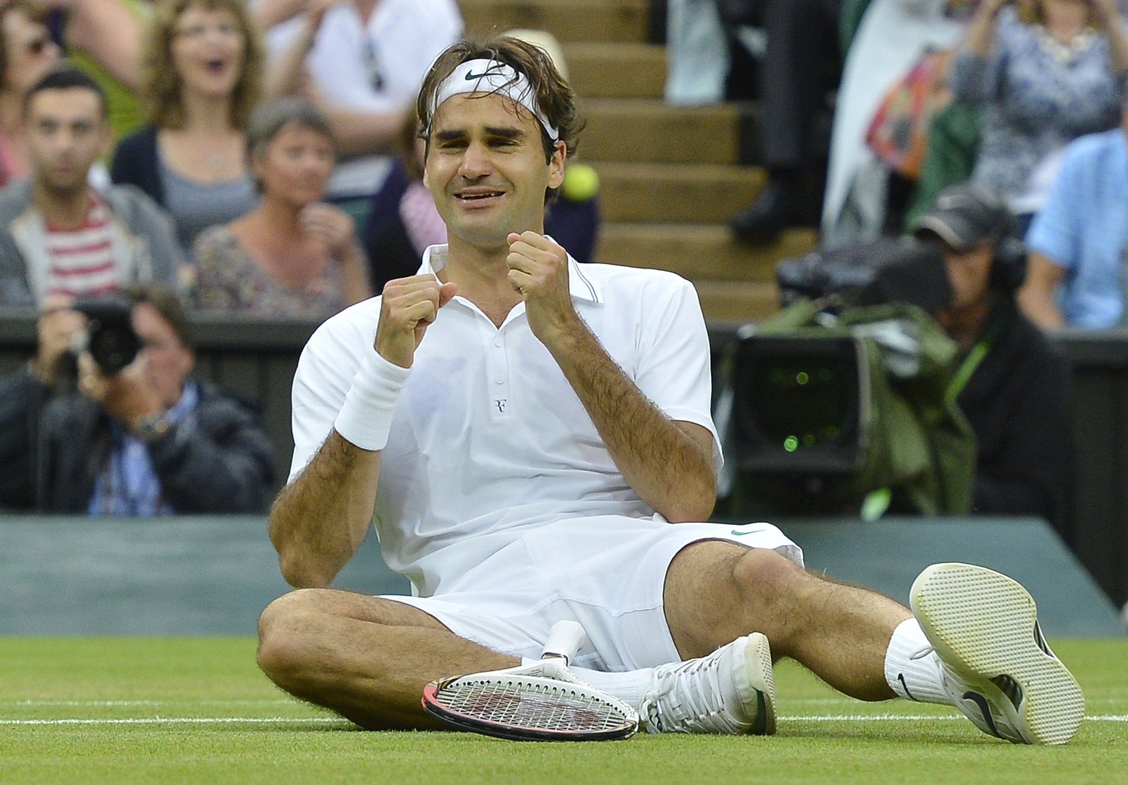 Wimbledon: Roger Federer Beats Home Favorite Andy Murray | TIME.com