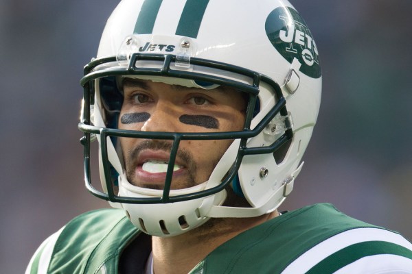 Mark Sanchez injury: Shoulder surgery may be necessary, per report 